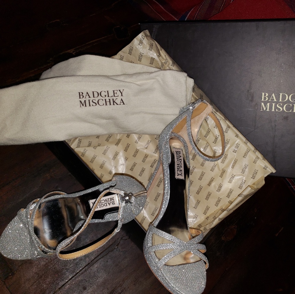 Badgley Mischka Signify Platform Heels